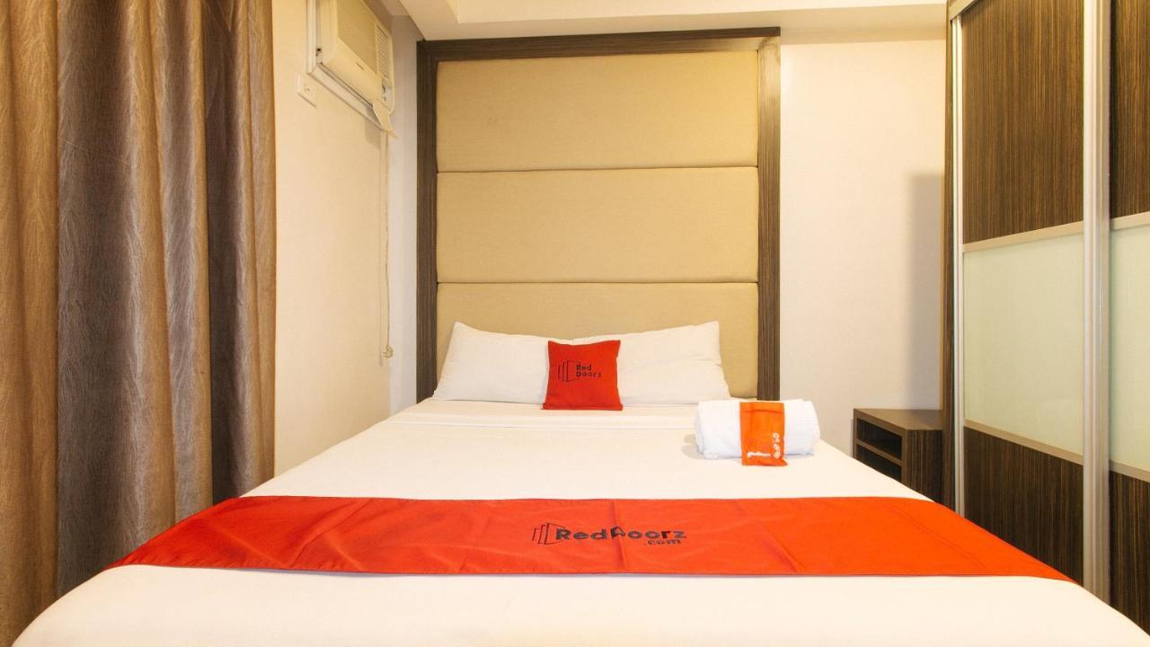 Reddoorz Premium @ West Avenue Quezon City Hotel Exterior photo