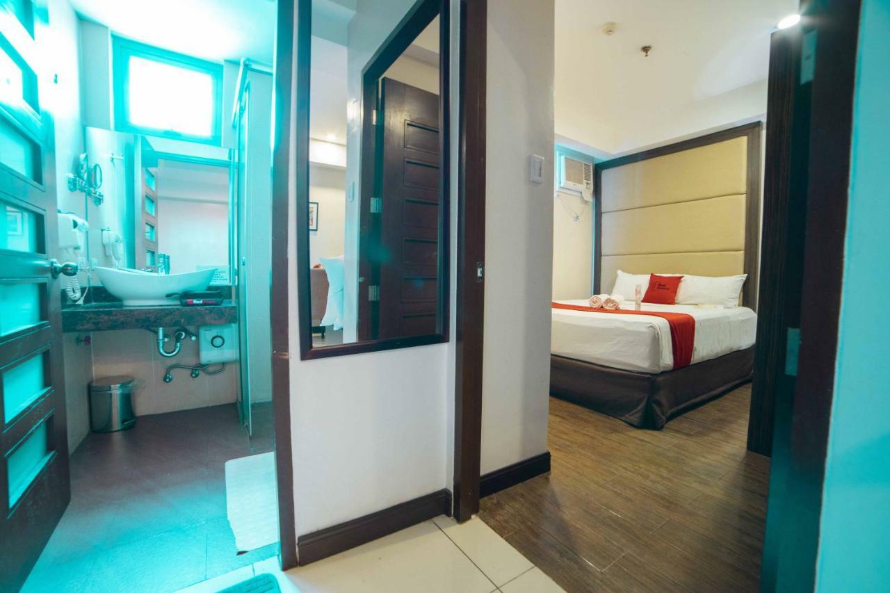 Reddoorz Premium @ West Avenue Quezon City Hotel Exterior photo